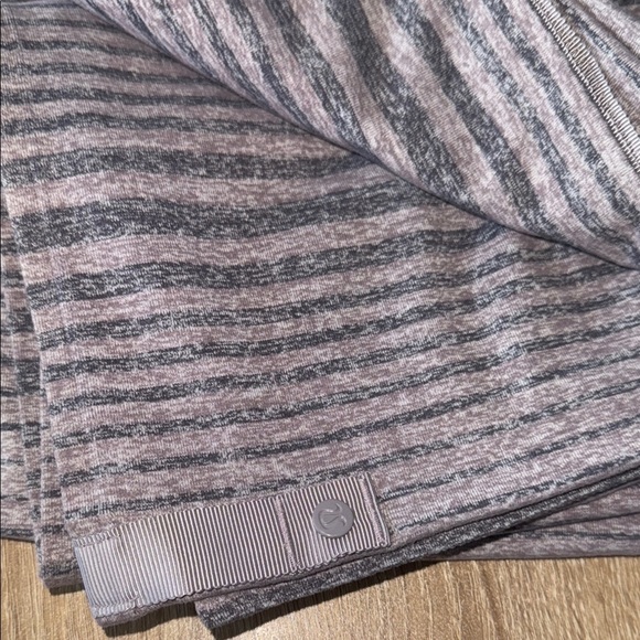 Lululemon Athletica scarf infinity snap Striped Knit NEW heathered - Picture 1 of 4